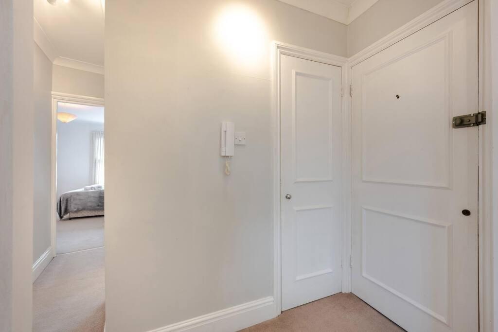 Apartmán Cosy 2 Bed In Kensington Olympia Londýn Exteriér fotografie