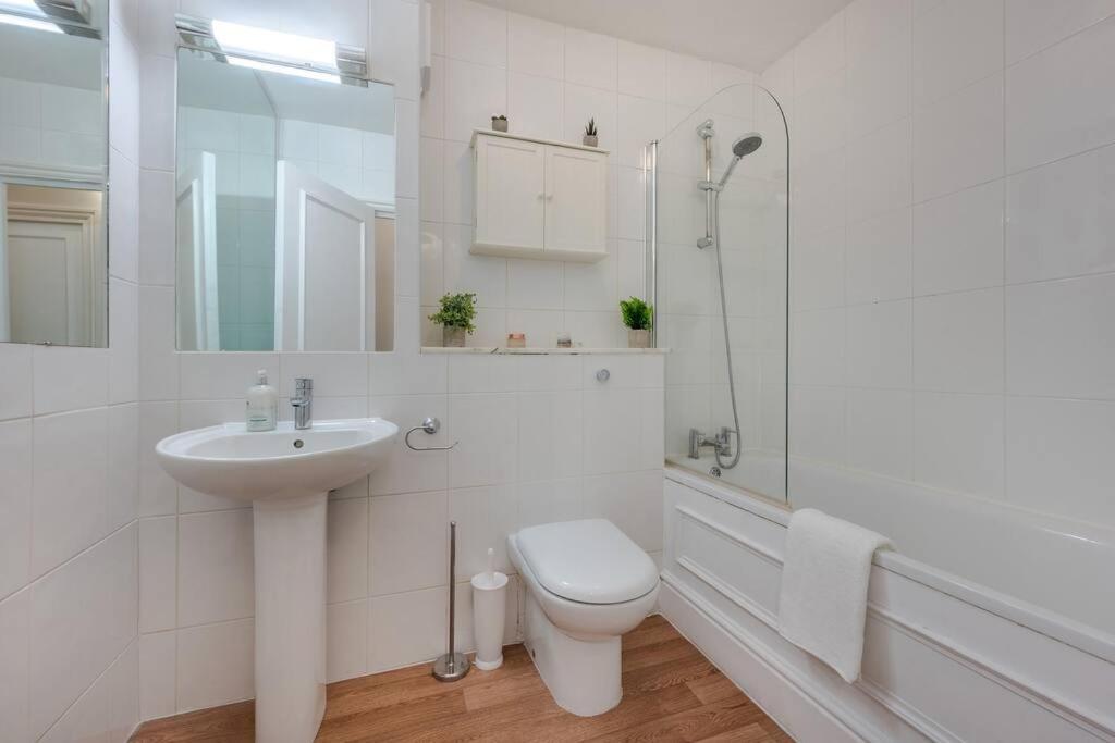 Apartmán Cosy 2 Bed In Kensington Olympia Londýn Exteriér fotografie