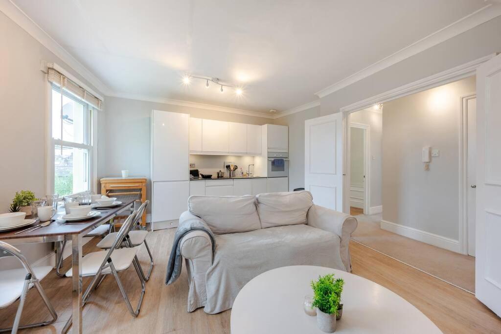 Apartmán Cosy 2 Bed In Kensington Olympia Londýn Exteriér fotografie