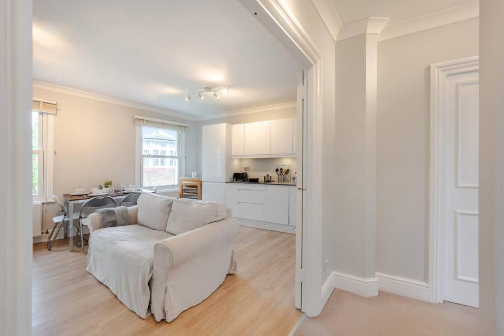 Apartmán Cosy 2 Bed In Kensington Olympia Londýn Exteriér fotografie