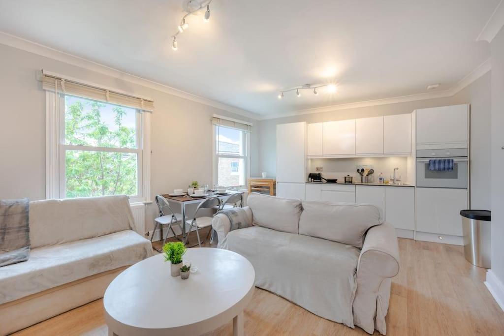 Apartmán Cosy 2 Bed In Kensington Olympia Londýn Exteriér fotografie