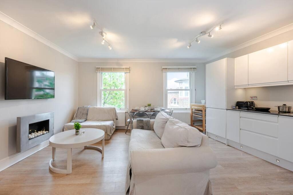 Apartmán Cosy 2 Bed In Kensington Olympia Londýn Exteriér fotografie
